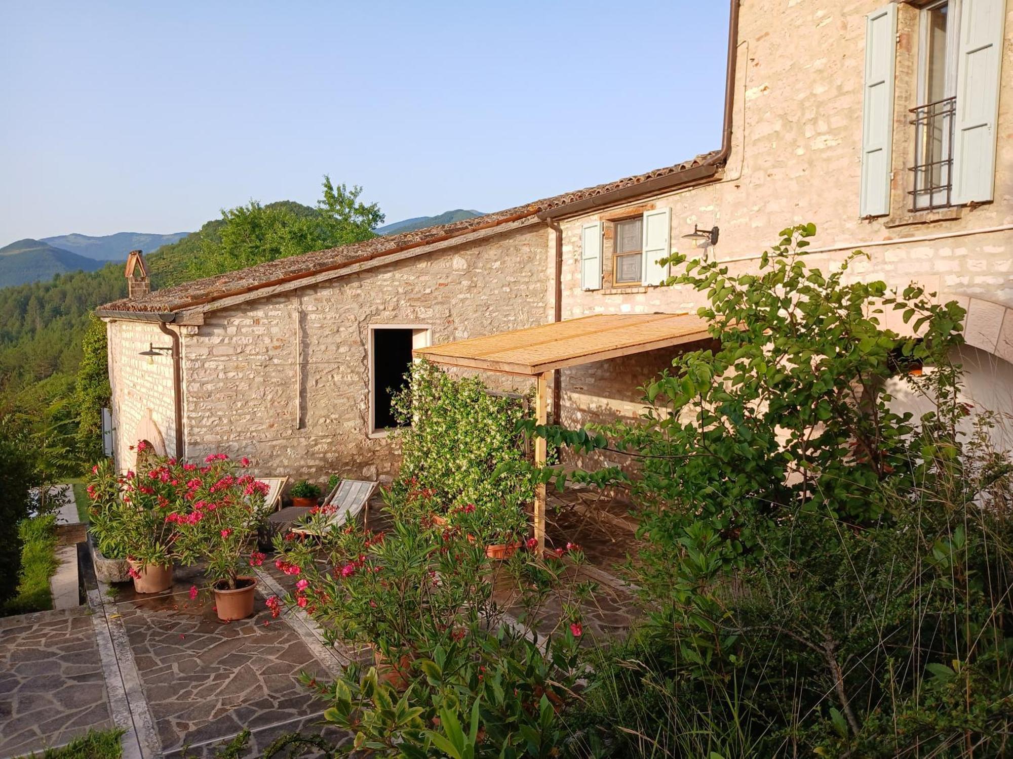 Agriturismo Del Frontino - Lo Studio أكوالاغنا المظهر الخارجي الصورة
